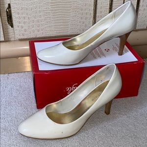 Butter Pecan Toned Heels